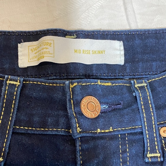 Levi’s Signature Gold Mid Rise Skinny Dark Wash Jeans - Women-8M (W29 L30) - Picture 5 of 9